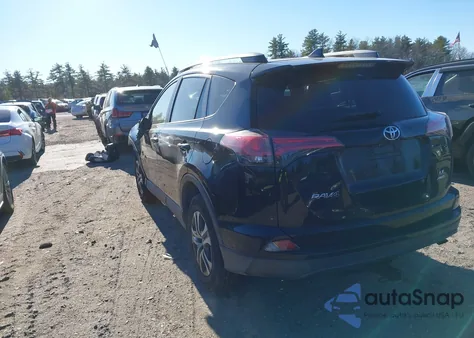 2018 Toyota Rav4 Le z USA, uszkodzony, nr VIN 2T3BFREV5JW762057